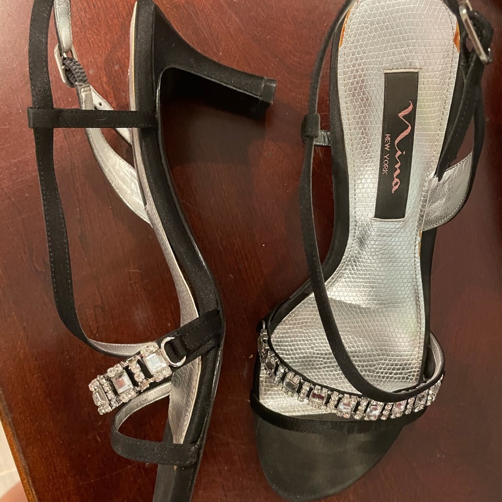 Black heels with rhinestone